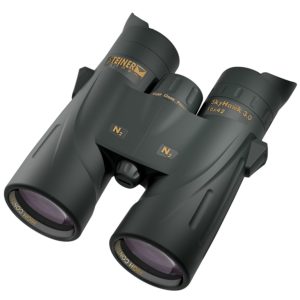 Steiner 8033 SkyHawk 3.0 Fernglas auf weissem Grund