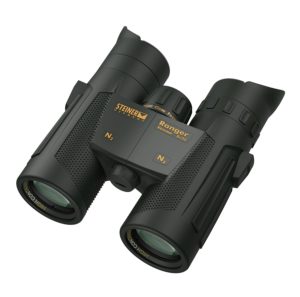 Steiner Ranger Xtreme 8x32 Fernglas auf weissem hintergrund