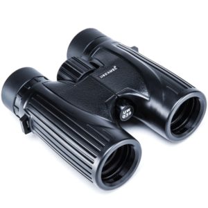 USCAMEL 8x32 Professionelles Fernglas auf weissem Hintergrund