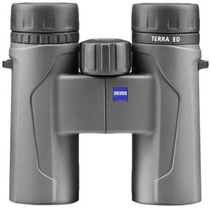 Zeiss Terra Ed Fernglas 10x32 auf weissem Grund